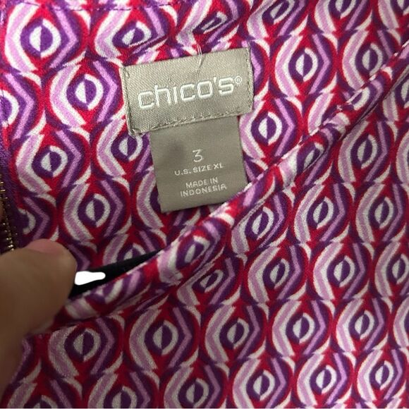 Chico’s Pink Red Purple White Print Top With Striped Short Sleeves Size 3 (XL) - Picture 9 of 9